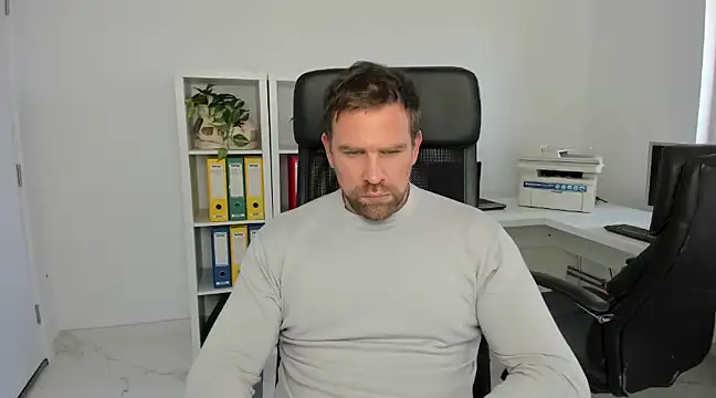 Snapshot of John-E-Dough chatting on 12/02/24, 08:41 John-E-Dough online show from 12/02/24, 08:41