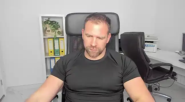 Snapshot of John-E-Dough chatting on 01/04/25, 06:52 John-E-Dough online show from 01/04/25, 06:52