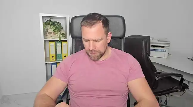 Snapshot of John-E-Dough chatting on 01/08/25, 03:51 John-E-Dough online show from 01/08/25, 03:51