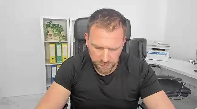 Snapshot of John-E-Dough chatting on 01/11/25, 08:33 John-E-Dough online show from 01/11/25, 08:33