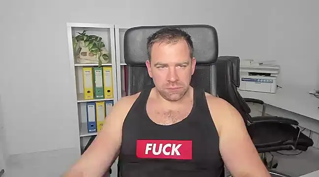 Snapshot of John-E-Dough chatting on 01/14/25, 04:25 John-E-Dough online show from 01/14/25, 04:25