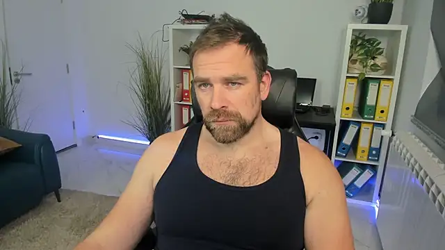 Snapshot of John-E-Dough chatting on 12/05/25, 10:13 John-E-Dough online show from 12/05/25, 10:13