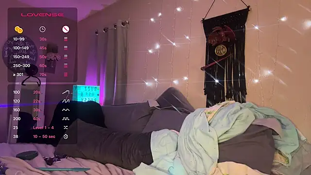 Snapshot of Dani_Dragon69 chatting on 02/21/25, 11:22 Dani Dragon69 online show from 02/21/25, 11:22