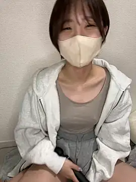 Snapshot of -x_MIU_x chatting on 03/12/25, 10:48 -x MIU x online show from 03/12/25, 10:48