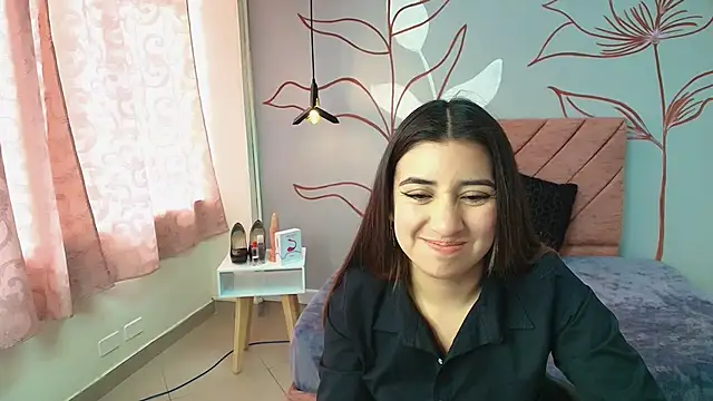 Snapshot of Aly_Cute_ chatting on 12/06/24, 03:11 Aly Cute online show from 12/06/24, 03:11