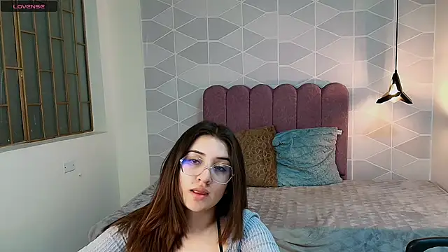 Snapshot of Aly_Cute_ chatting on 01/07/25, 09:14 Aly Cute online show from 01/07/25, 09:14