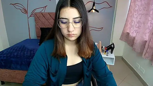 Snapshot of Aly_Cute_ chatting on 01/16/25, 12:09 Aly Cute online show from 01/16/25, 12:09