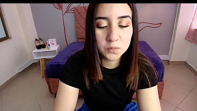 Snapshot of Aly_Cute_ chatting on 01/30/25, 03:19 Aly Cute online show from 01/30/25, 03:19