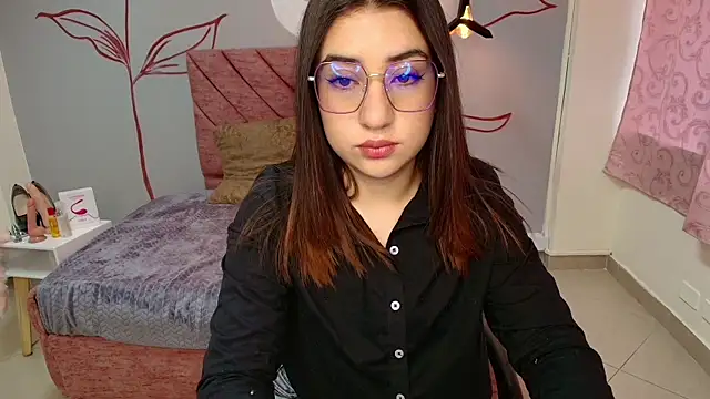 Snapshot of Aly_Cute_ chatting on 02/27/25, 11:31 Aly Cute online show from 02/27/25, 11:31