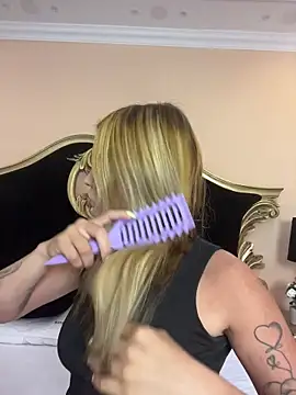 Snapshot of ambarsorachi chatting on 12/01/25, 08:03 ambarsorachi online show from 12/01/25, 08:03