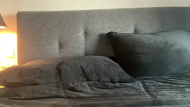 Leylah Linda online show from 02/25/26, 09:30