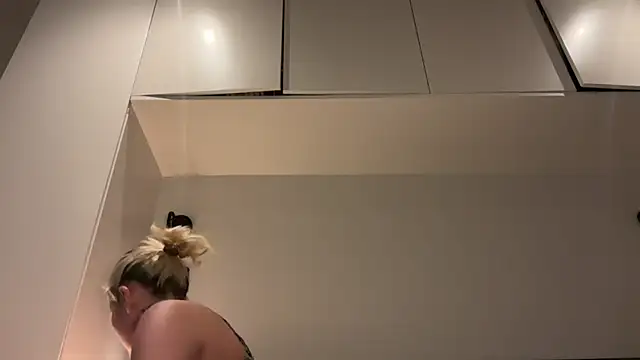 Leylah Linda online show from 03/12/26, 08:59