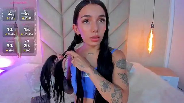 Snapshot of Mollymoon1 chatting on 01/25/25, 08:42 Mollymoon1 online show from 01/25/25, 08:42