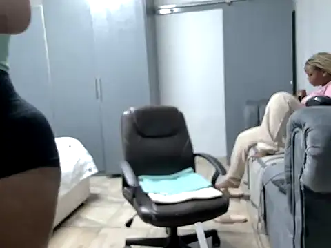 Pearl 00 online show from 02/20/26, 08:31