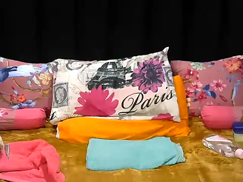 Pearl 00 online show from 06/08/26, 07:03