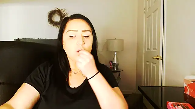 AlyssiaAmoreXO online show from 06/17/26, 06:20