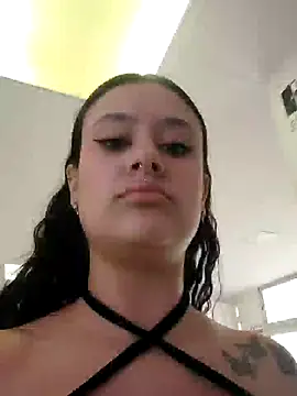 Snapshot of angel_witch chatting on 01/29/25, 06:18 angel witch online show from 01/29/25, 06:18