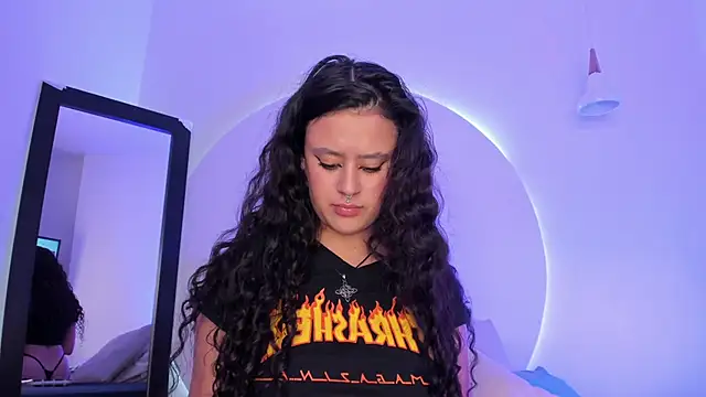 Snapshot of angel_witch chatting on 02/26/25, 01:30 angel witch online show from 02/26/25, 01:30