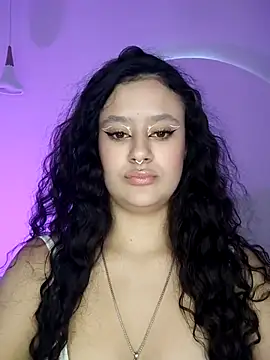 Snapshot of angel_witch chatting on 03/04/25, 02:10 angel witch online show from 03/04/25, 02:10