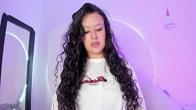 Snapshot of angel_witch chatting on 03/10/25, 02:05 angel witch online show from 03/10/25, 02:05