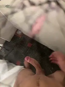 lescro95  online show from 10/22/25, 04:29