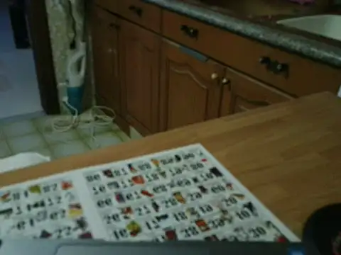 Snapshot of VeneRed chatting on 10/18/25, 06:30 VeneRed online show from 10/18/25, 06:30