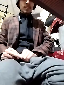 Snapshot of fantasticdickandballsss chatting on 01/07/26, 04:42 fantasticdickandballsss online show from 01/07/26, 04:42