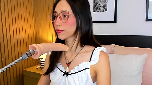 doll bella  online show from 03/29/26, 07:58