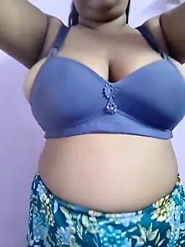 Cute payal0 online show from 04/21/26, 04:08