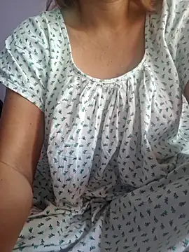 Melody Shyla online show from 12/04/25, 03:27