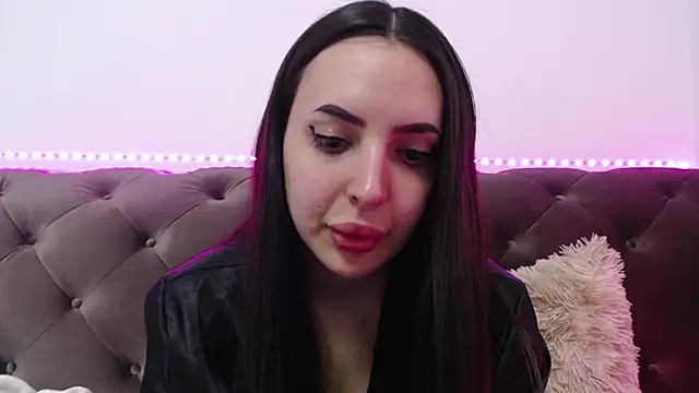 Snapshot of TiffanyPeretz chatting on 02/18/25, 11:52 TiffanyPeretz online show from 02/18/25, 11:52