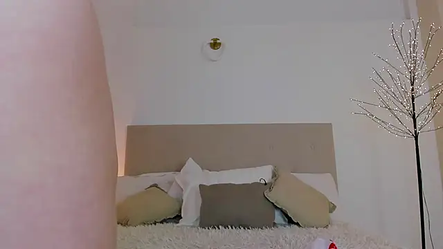 Snapshot of L1ittle_kitty_ chatting on 02/05/25, 05:20 L1ittle kitty online show from 02/05/25, 05:20