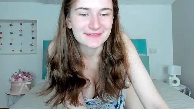 Snapshot of L1ittle_kitty_ chatting on 09/20/25, 05:08 L1ittle kitty online show from 09/20/25, 05:08