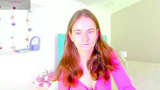 Snapshot of L1ittle_kitty_ chatting on 09/25/25, 05:33 L1ittle kitty online show from 09/25/25, 05:33