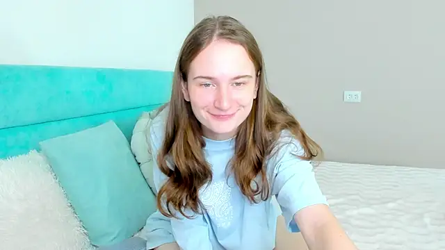 Snapshot of L1ittle_kitty_ chatting on 09/28/25, 05:35 L1ittle kitty online show from 09/28/25, 05:35