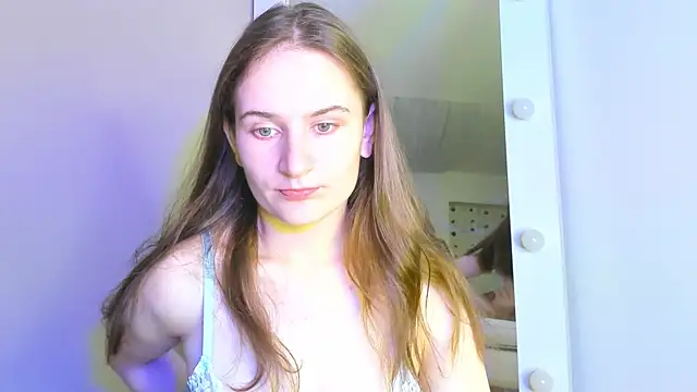 Snapshot of L1ittle_kitty_ chatting on 10/10/25, 05:39 L1ittle kitty online show from 10/10/25, 05:39