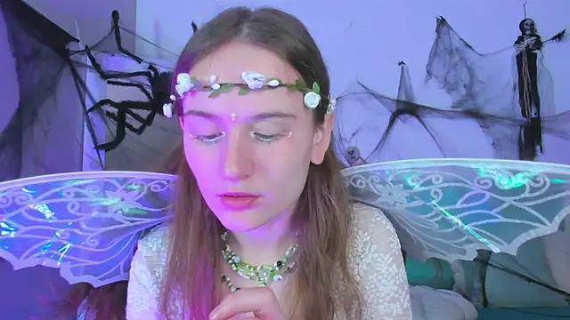 Snapshot of L1ittle_kitty_ chatting on 10/31/25, 06:25 L1ittle kitty online show from 10/31/25, 06:25