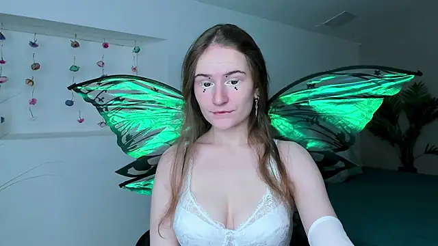 Snapshot of L1ittle_kitty_ chatting on 11/15/25, 06:44 L1ittle kitty online show from 11/15/25, 06:44