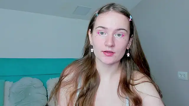 Snapshot of L1ittle_kitty_ chatting on 11/25/25, 06:46 L1ittle kitty online show from 11/25/25, 06:46