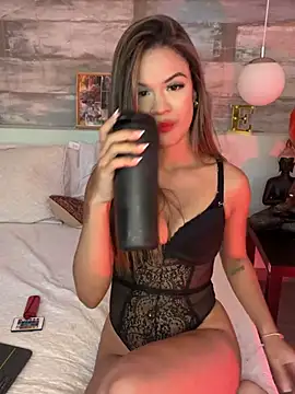 Snapshot of Alisha-Bond chatting on 01/07/25, 02:20 Alisha-Bond online show from 01/07/25, 02:20