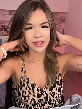 Snapshot of Alisha-Bond chatting on 01/19/25, 01:10 Alisha-Bond online show from 01/19/25, 01:10