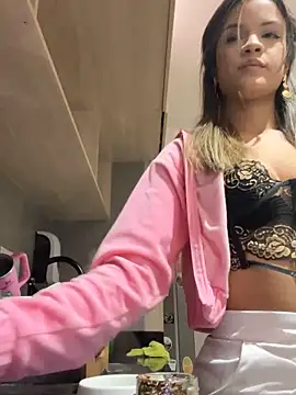 Snapshot of Alisha-Bond chatting on 02/27/25, 11:48 Alisha-Bond online show from 02/27/25, 11:48