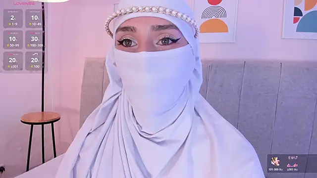Snapshot of rawiya chatting on 05/04/26, 12:01 rawiya online show from 05/04/26, 12:01