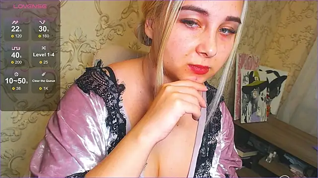 Snapshot of DolphinDreams chatting on 01/15/25, 12:47 DolphinDreams online show from 01/15/25, 12:47