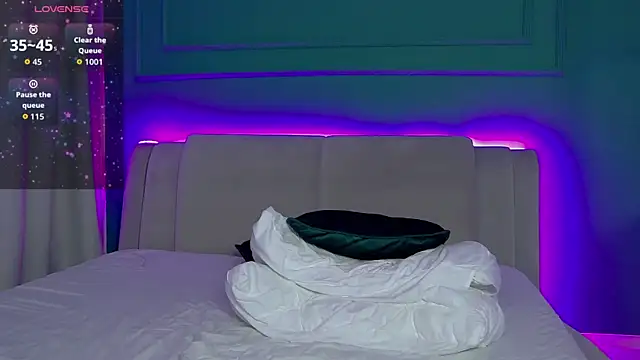 AllisonSky online show from 04/14/26, 03:23