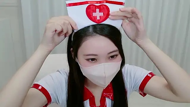 Snapshot of yuki_room chatting on 11/05/25, 01:11 yuki room online show from 11/05/25, 01:11