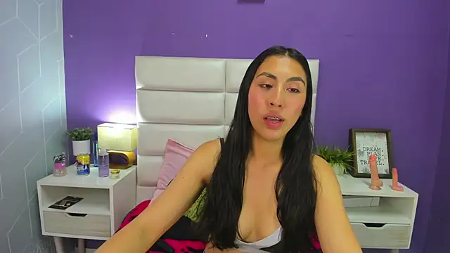 Snapshot of Sophia_abad7 chatting on 03/04/25, 12:07 Sophia abad7 online show from 03/04/25, 12:07