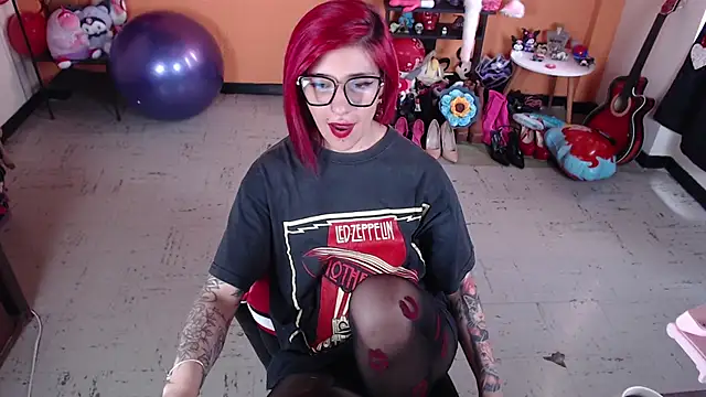 MissMiia2 online show from 03/21/25, 07:46