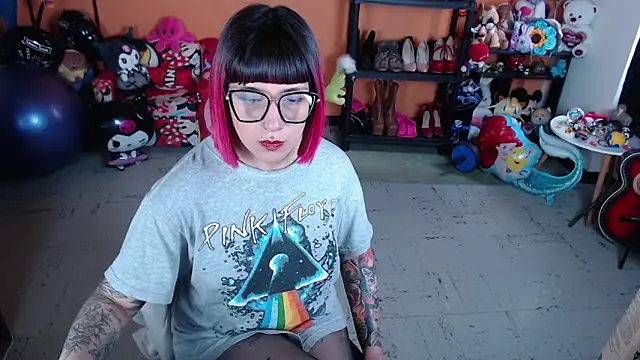 MissMiia2 online show from 10/24/25, 02:57