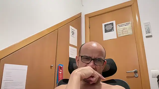 Snapshot of MARI-LUIZ chatting on 07/10/26, 05:04 MARI-LUIZ online show from 07/10/26, 05:04